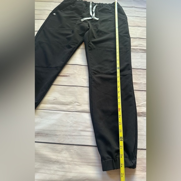 Figs | Men's  Jogger Scrub Pants Drawstring zipper Front 
Black pockets Small - Picture 8 of 12